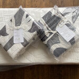 Pottery Barn Mahalo Applique Quilt, Charcoal Gray color, 2 EURO Shams